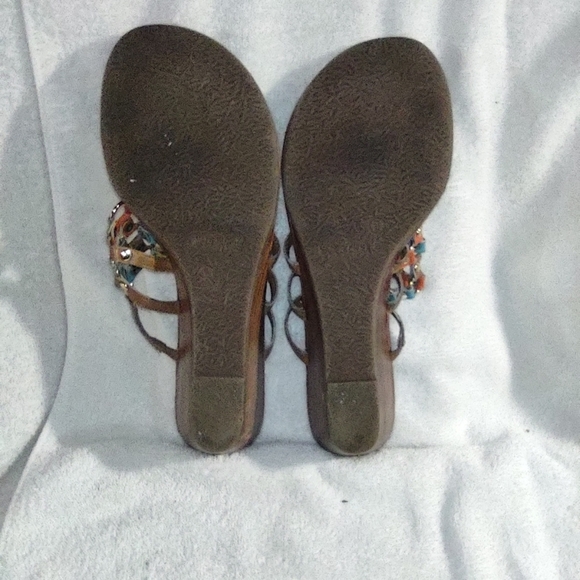 Sandals Coach and Four Size 8 Great Condition - Picture 4 of 5
